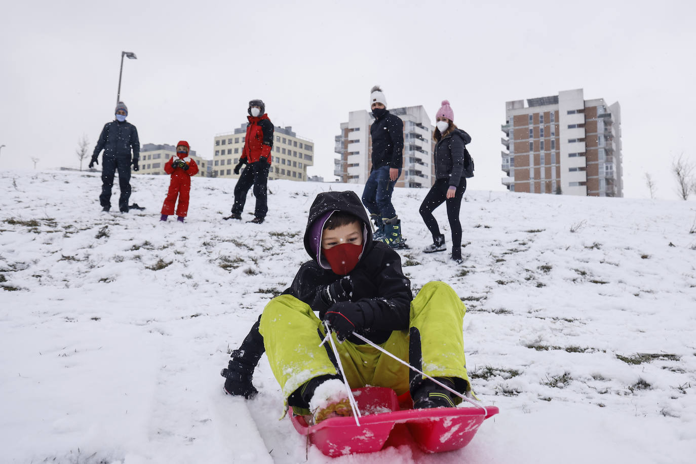 Fotos: Álava se prepara para otra jornada de nieve